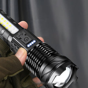 Latarka taktyczna – Laser Titanium
